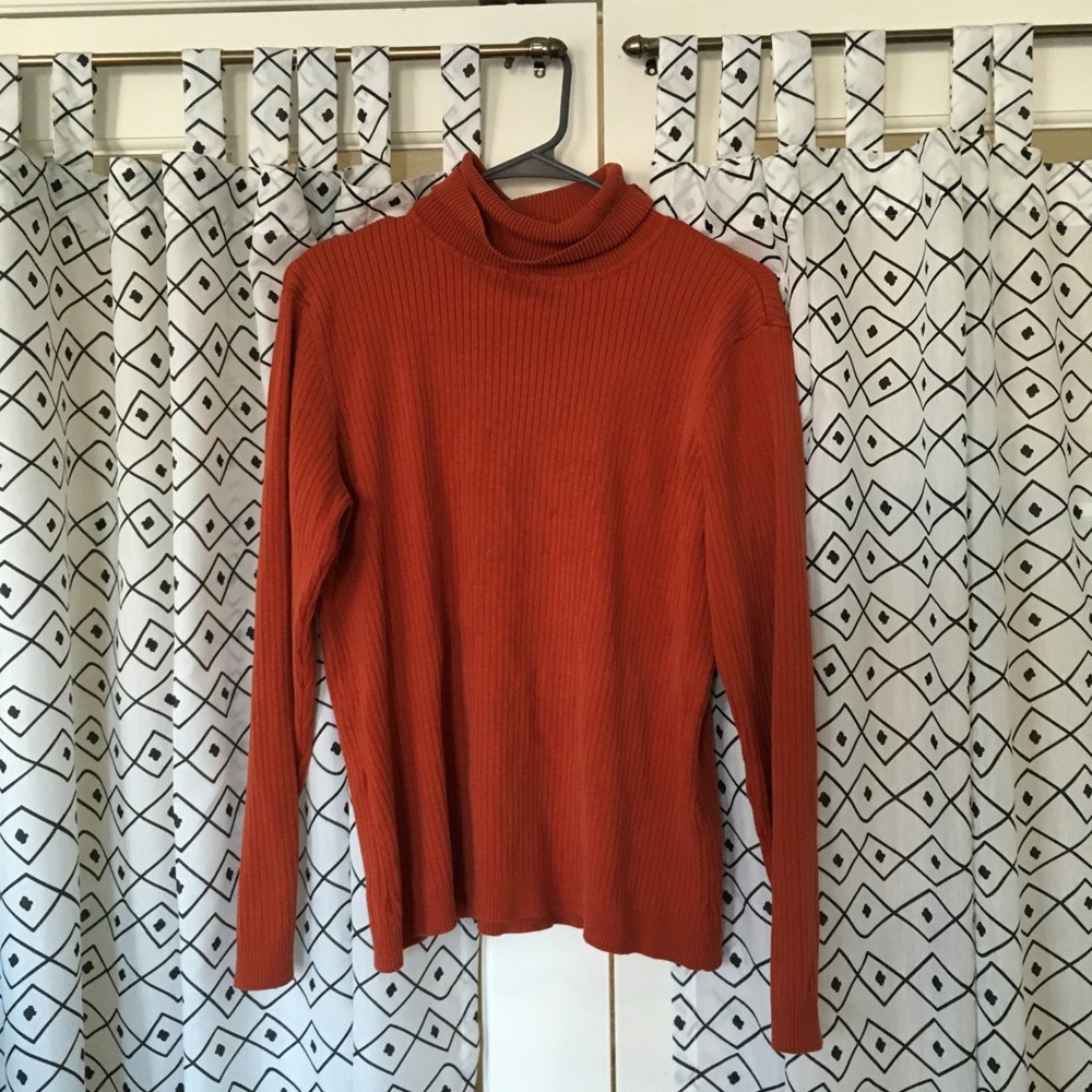 CHICO’s turtleneck (small-medium)